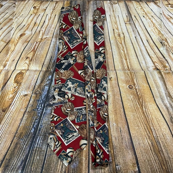 Wembley 100% Silk Vintage Baseball Scene Print Tie - Picture 1 of 3